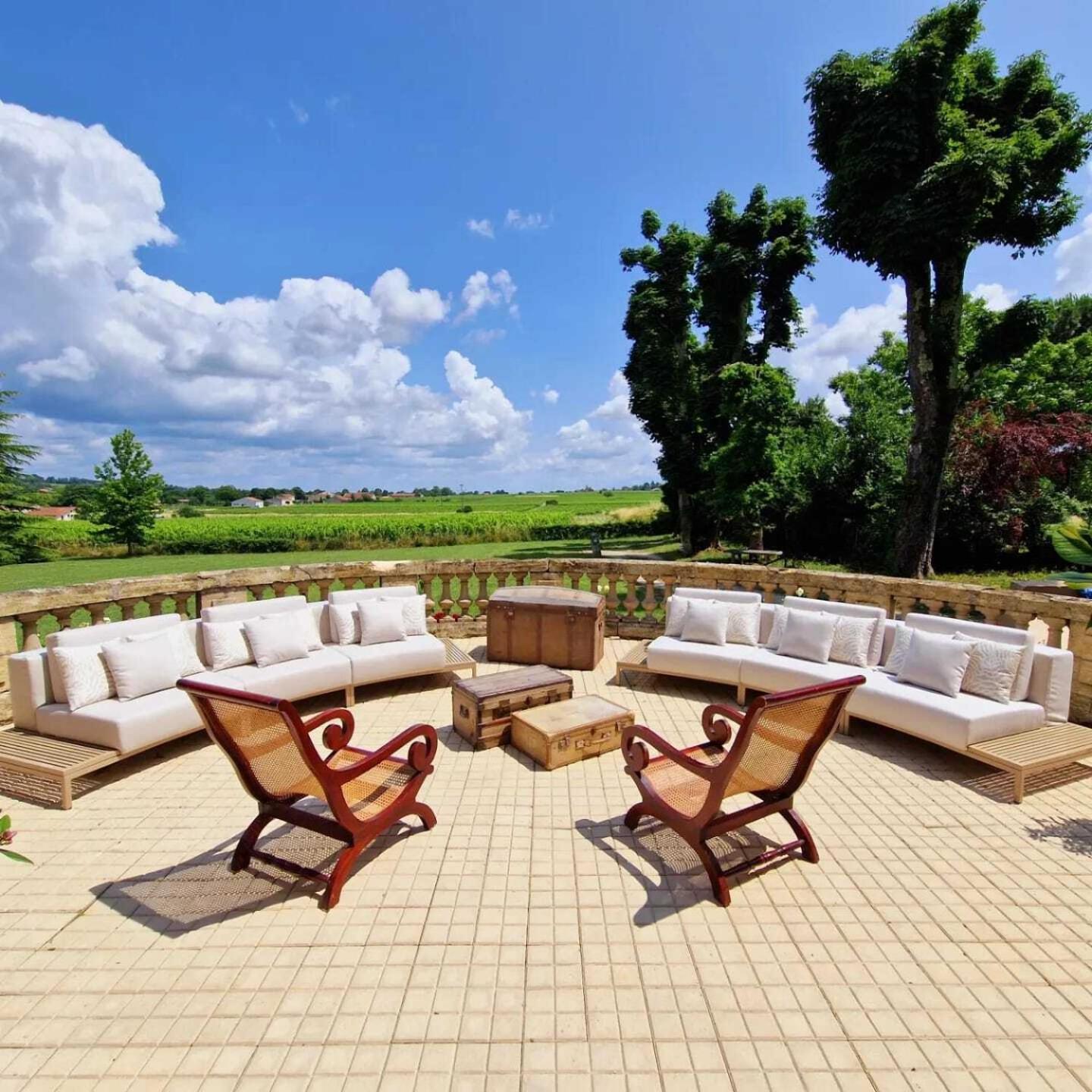 Chateau Tanesse De Tourny Bayon Bagian luar foto